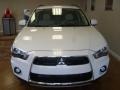 2011 Diamond White Pearl Mitsubishi Outlander SE  photo #18