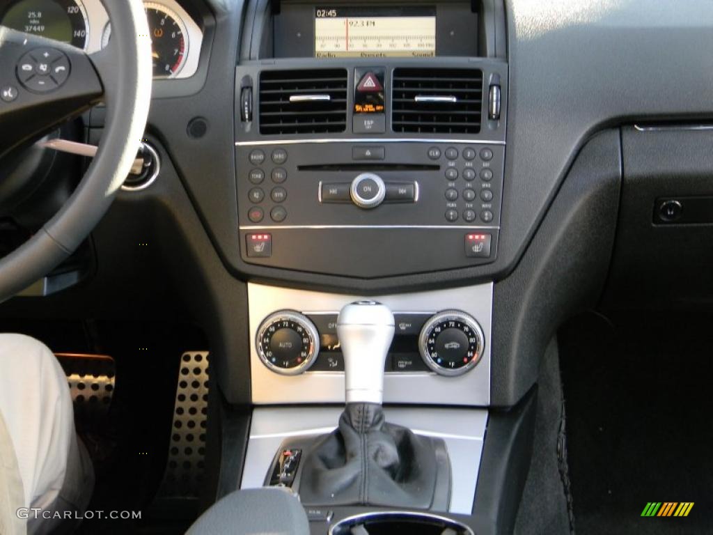 2008 Mercedes-Benz C 300 4Matic Sport Controls Photo #40332451