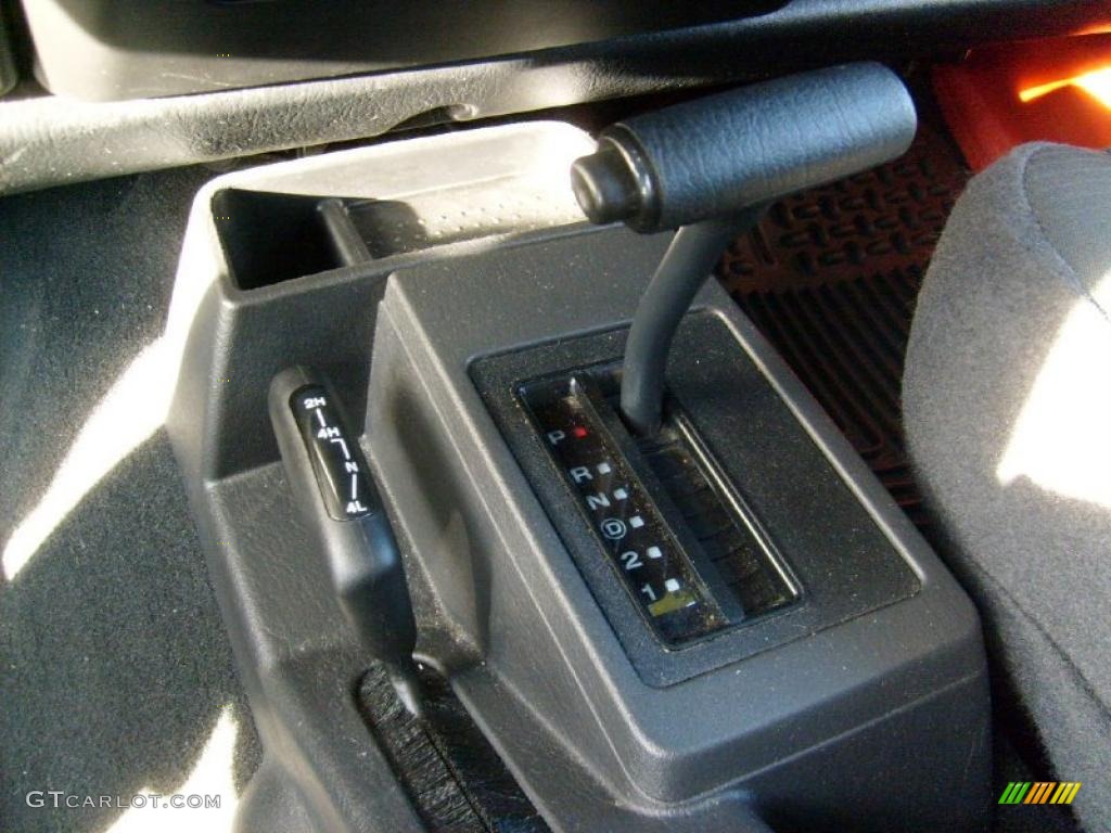 2006 Jeep Wrangler Rubicon 4x4 4 Speed Automatic Transmission Photo #40332704