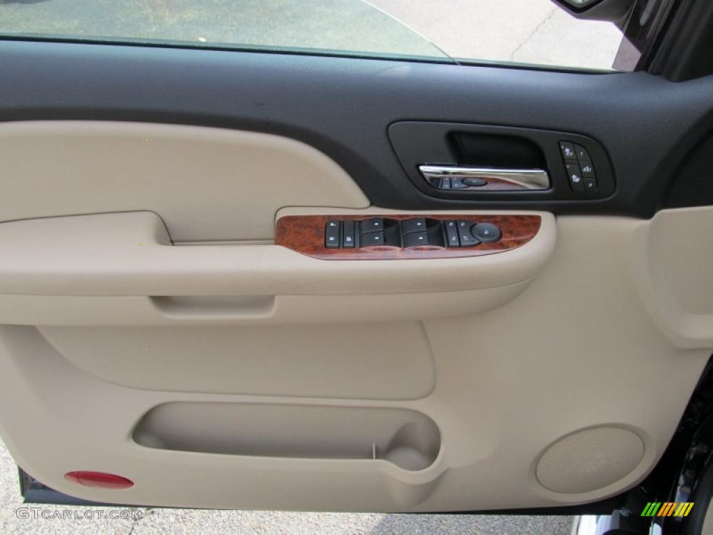 2007 Chevrolet Avalanche LTZ 4WD Door Panel Photos