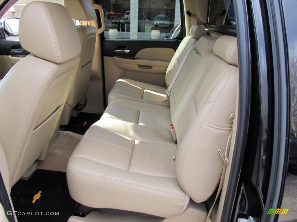 Ebony/Light Cashmere Interior 2007 Chevrolet Avalanche LTZ 4WD Photo #40337106