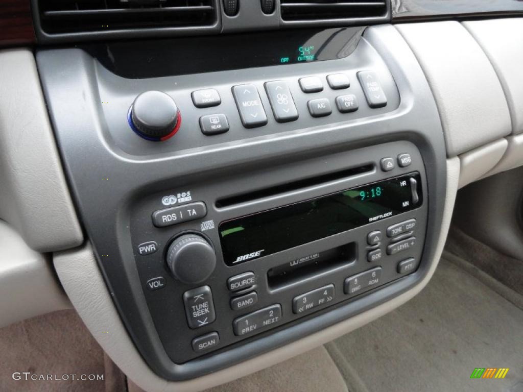2005 Cadillac DeVille DHS Controls Photo #40339459