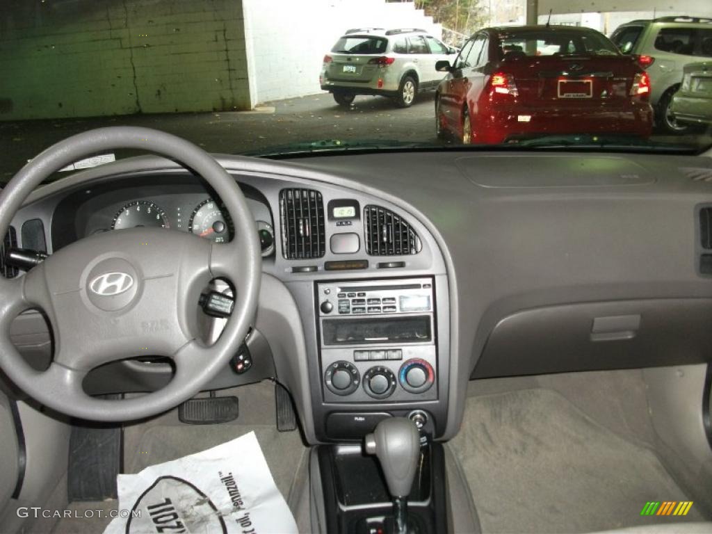 2004 Elantra GLS Sedan - Sea Shell Green / Gray photo #14