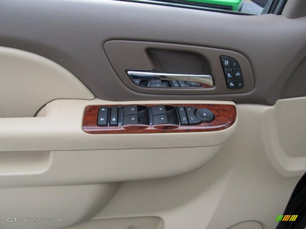 2010 Chevrolet Avalanche LTZ 4x4 Dark Cashmere/Light Cashmere Door Panel Photo #40340027