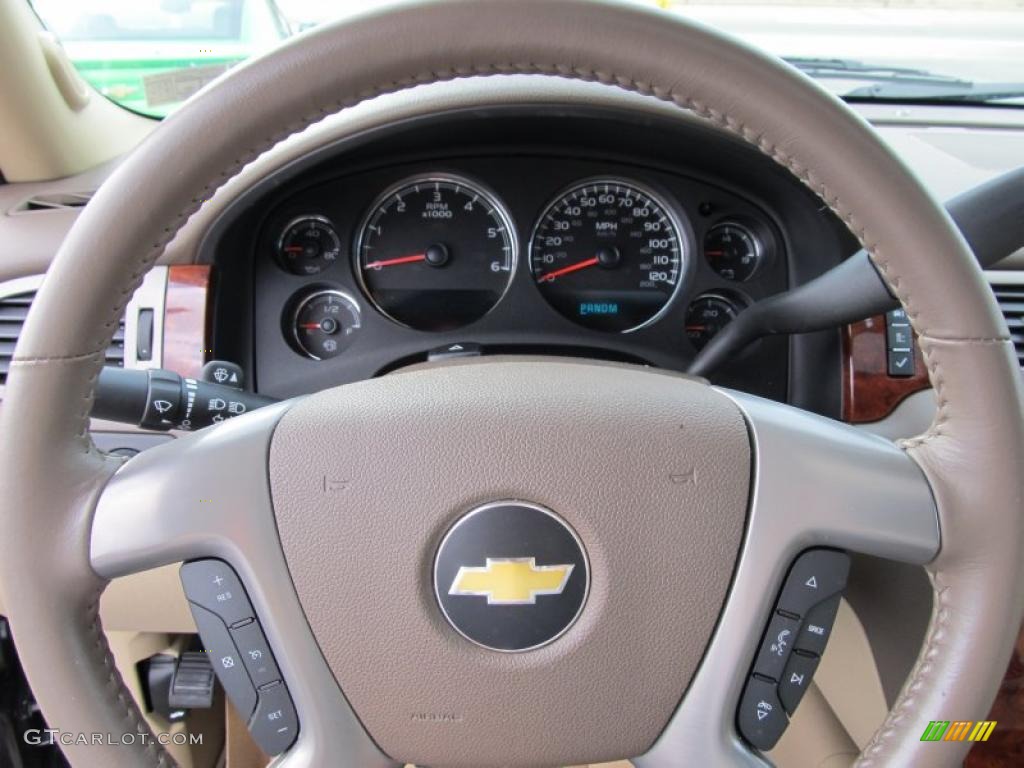 2010 Chevrolet Avalanche LTZ 4x4 Dark Cashmere/Light Cashmere Steering Wheel Photo #40340099