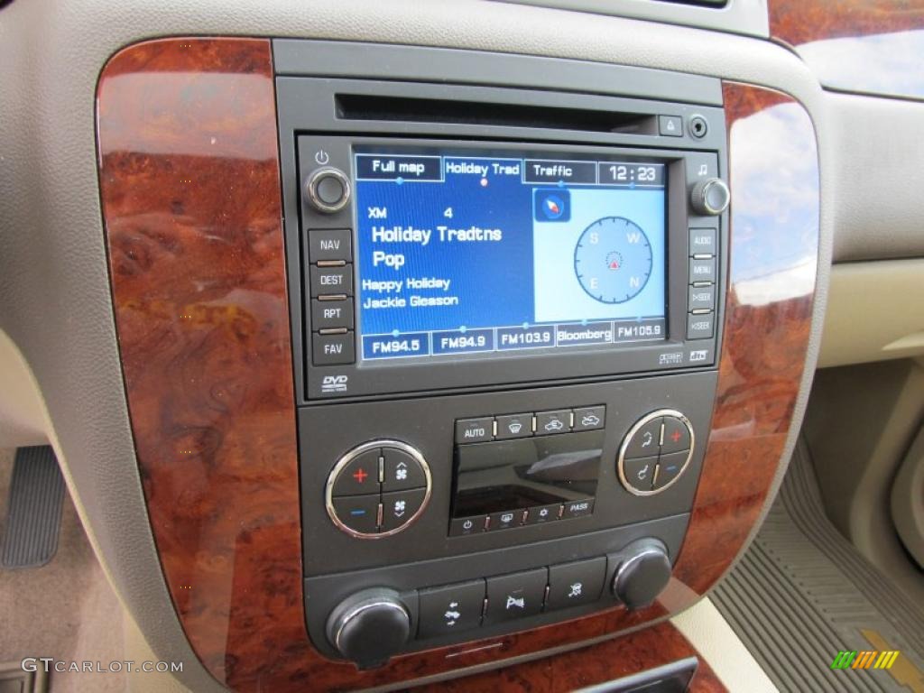 2010 Chevrolet Avalanche LTZ 4x4 Navigation Photos