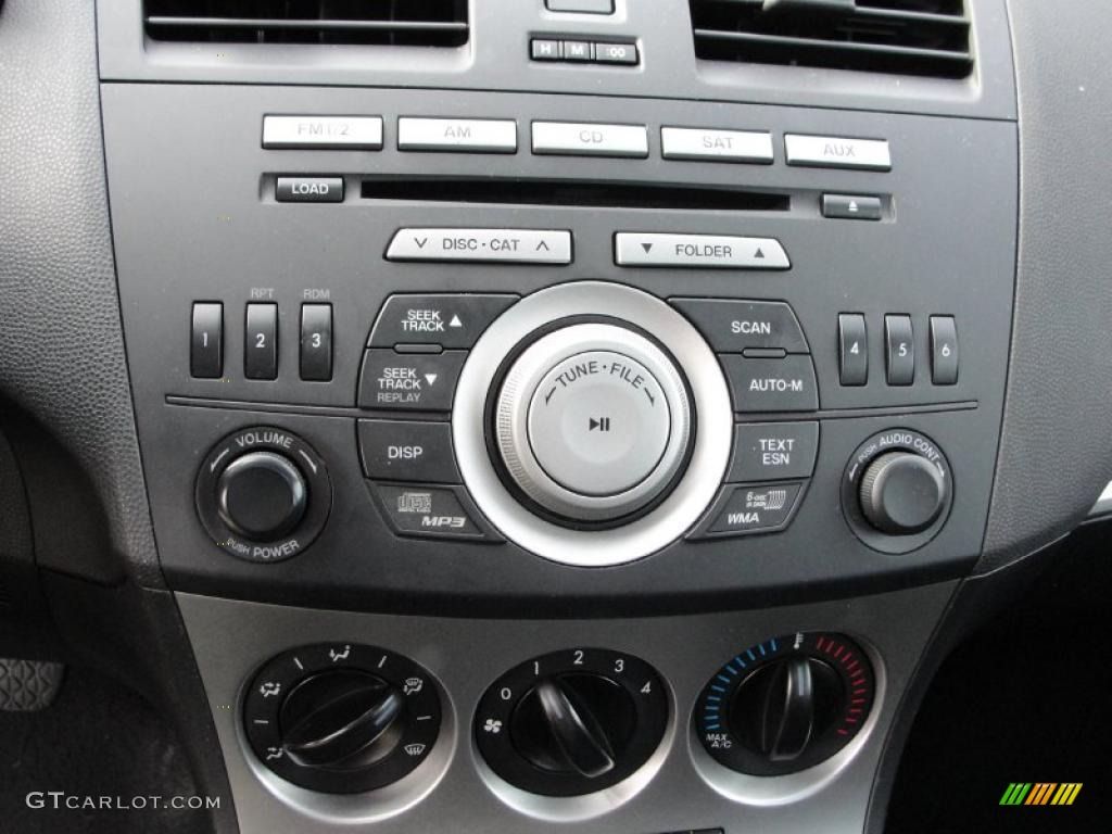 2010 Mazda MAZDA3 s Sport 4 Door Controls Photo #40342576