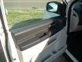 Stone White - Grand Caravan SE Photo No. 7