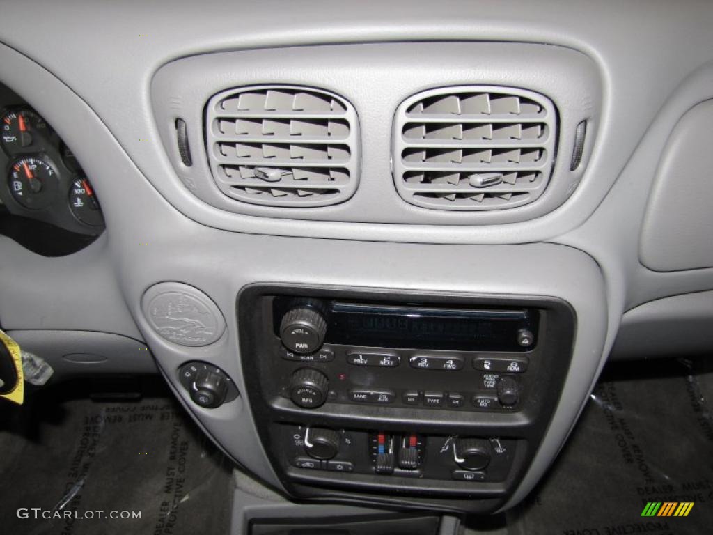 2007 Chevrolet TrailBlazer LT Controls Photos