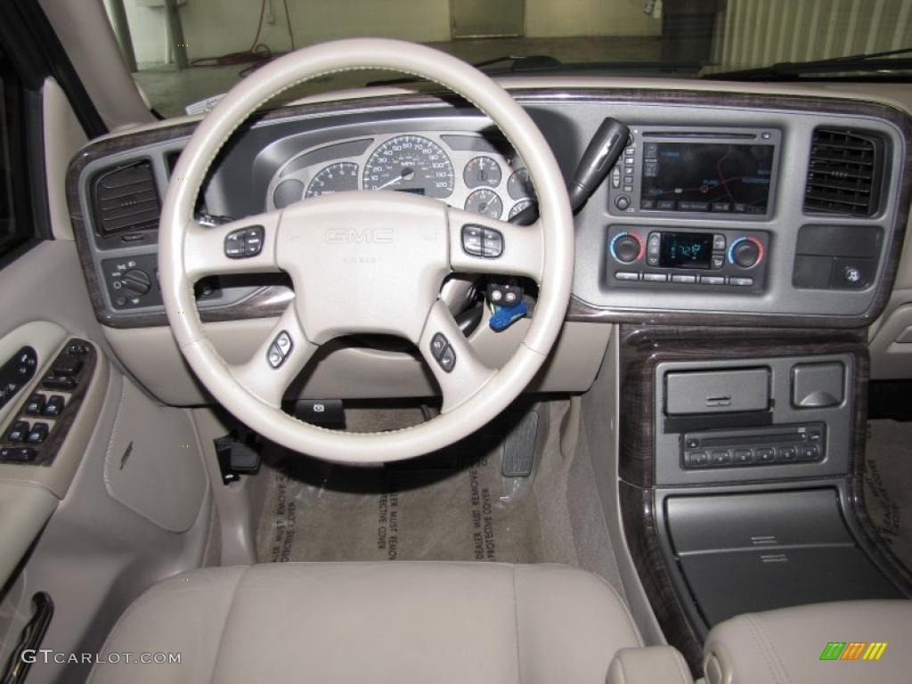 2005 GMC Yukon XL Denali AWD Controls Photo #40345926
