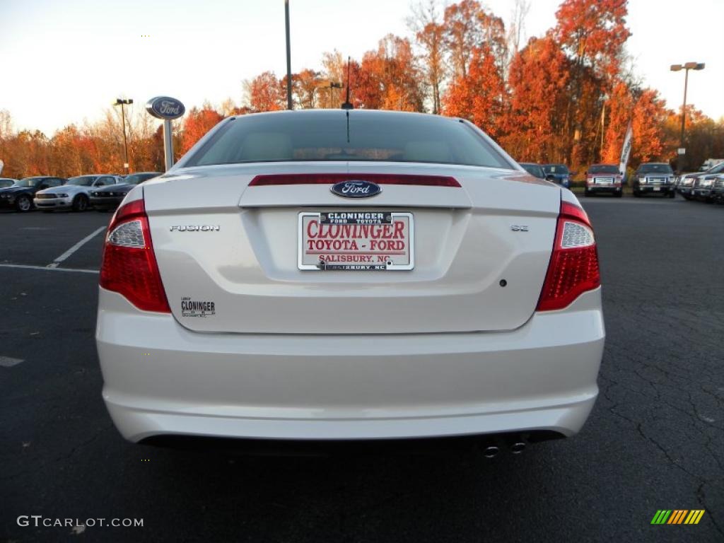 2011 Fusion SE - White Platinum Tri-Coat / Camel photo #4