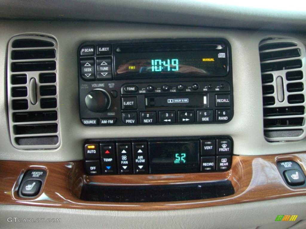 2002 Buick Park Avenue Standard Park Avenue Model Controls Photo #40346414