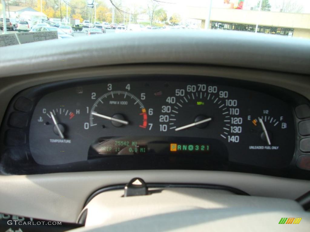 2002 Buick Park Avenue Standard Park Avenue Model Gauges Photo #40346430