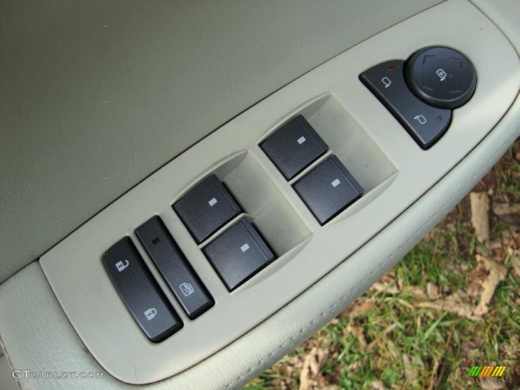 2009 Cadillac DTS Luxury Controls Photo #40346734