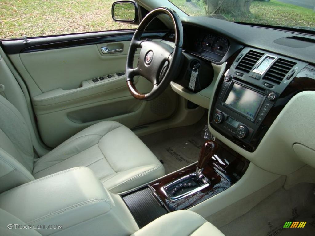 2009 Cadillac DTS Luxury Light Linen/Cocoa Dashboard Photo #40346802