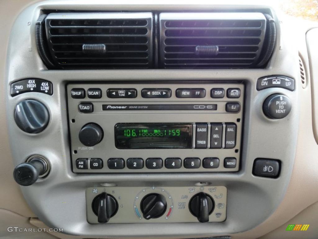 2001 Ford Explorer Sport Trac 4x4 Controls Photo #40349130
