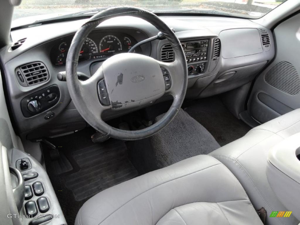 Medium Graphite Interior 2001 Ford F150 XLT SuperCrew 4x4 Photo #40349354