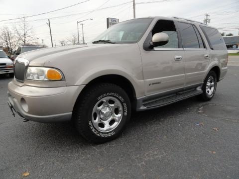 2000 Lincoln Navigator 4x4 Data, Info and Specs