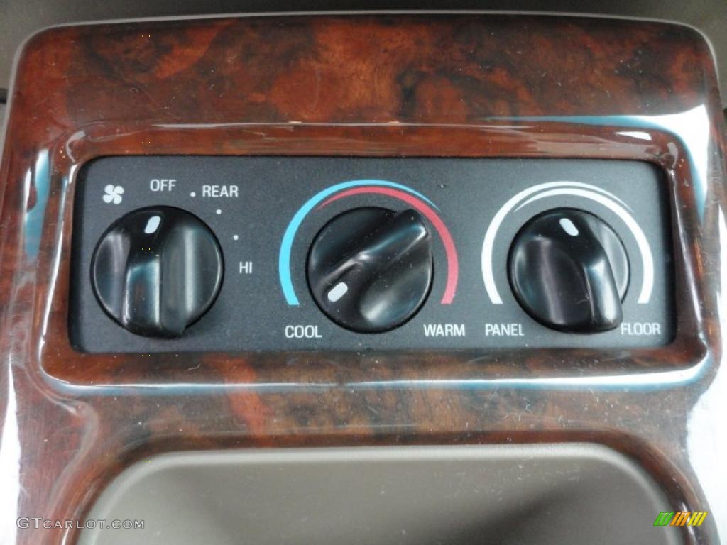 2000 Lincoln Navigator 4x4 Controls Photo #40349989