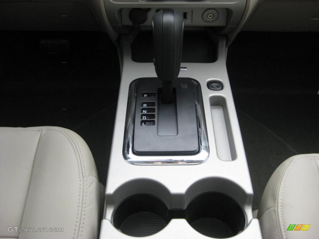 2011 Escape XLT V6 4WD - White Suede / Stone photo #26