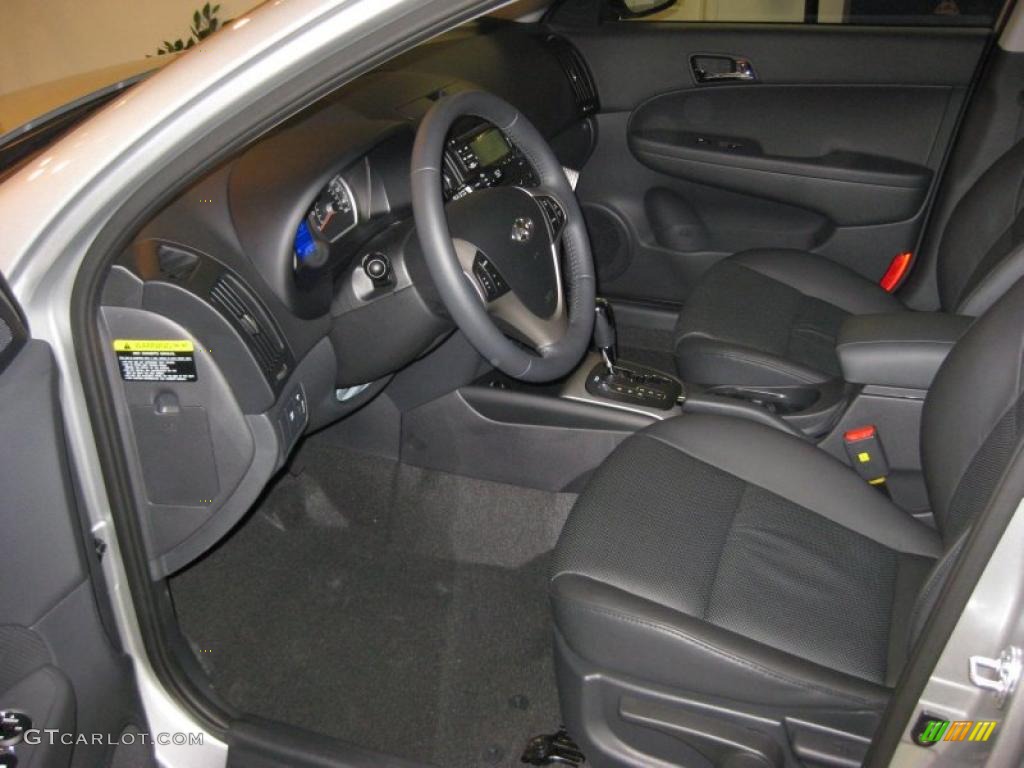 Black Interior 2011 Hyundai Elantra Touring SE Photo #40352574