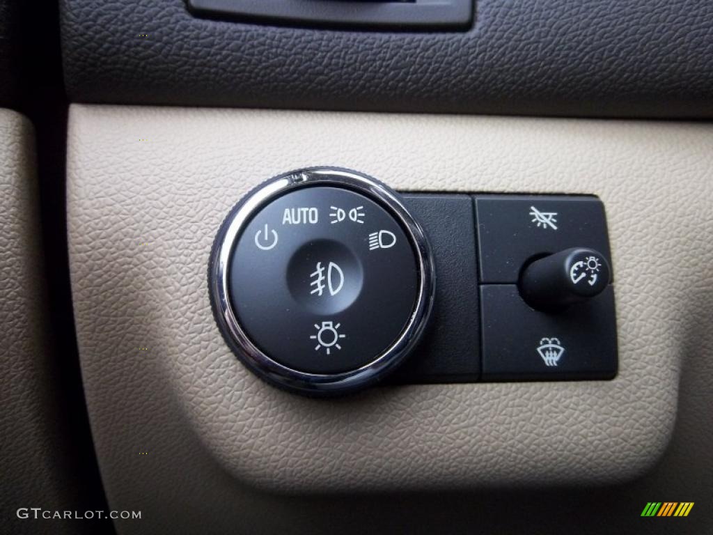 2008 Buick Enclave CX Controls Photo #40355393