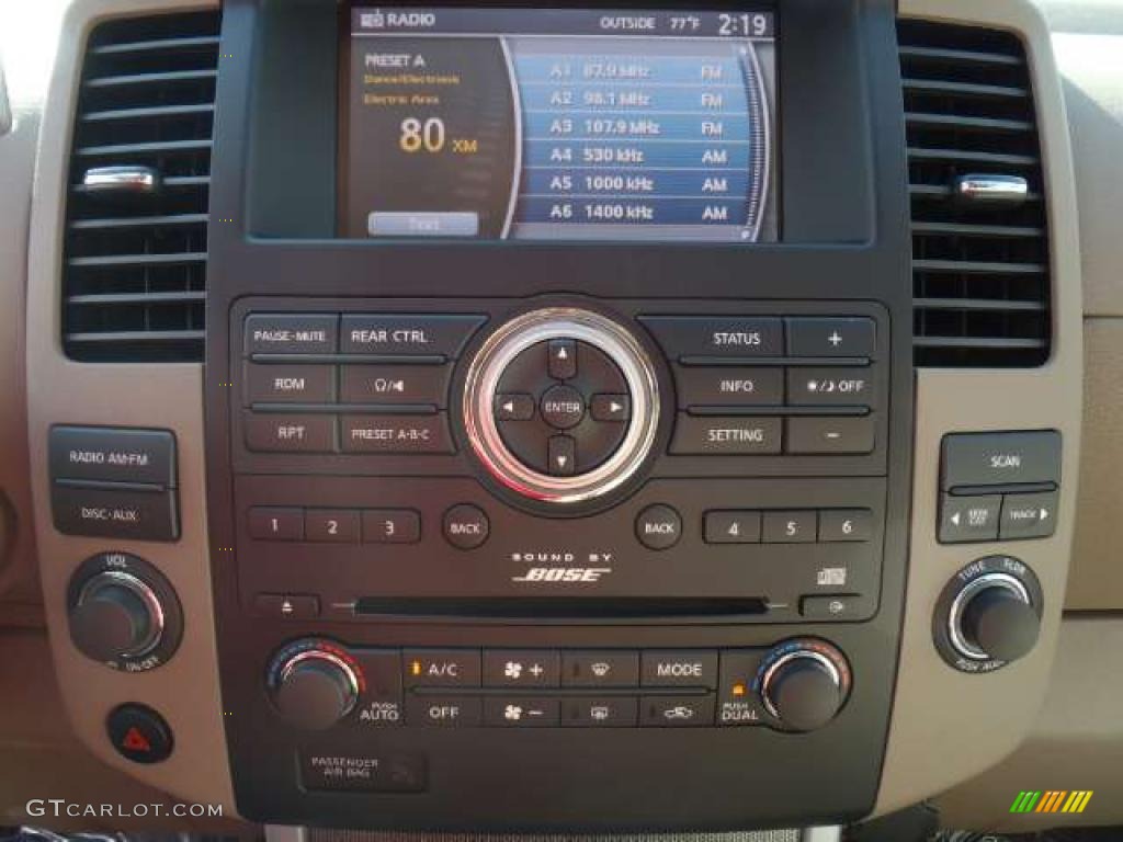 2011 Nissan Pathfinder Silver 4x4 Controls Photo #40355417