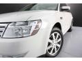 2009 White Suede Ford Taurus SEL AWD  photo #25