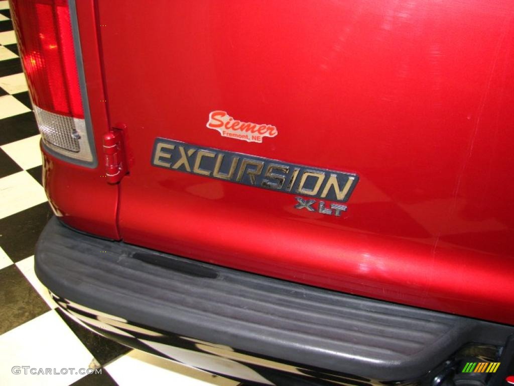 2004 Excursion XLT 4x4 - Toreador Red Metallic / Medium Flint photo #30