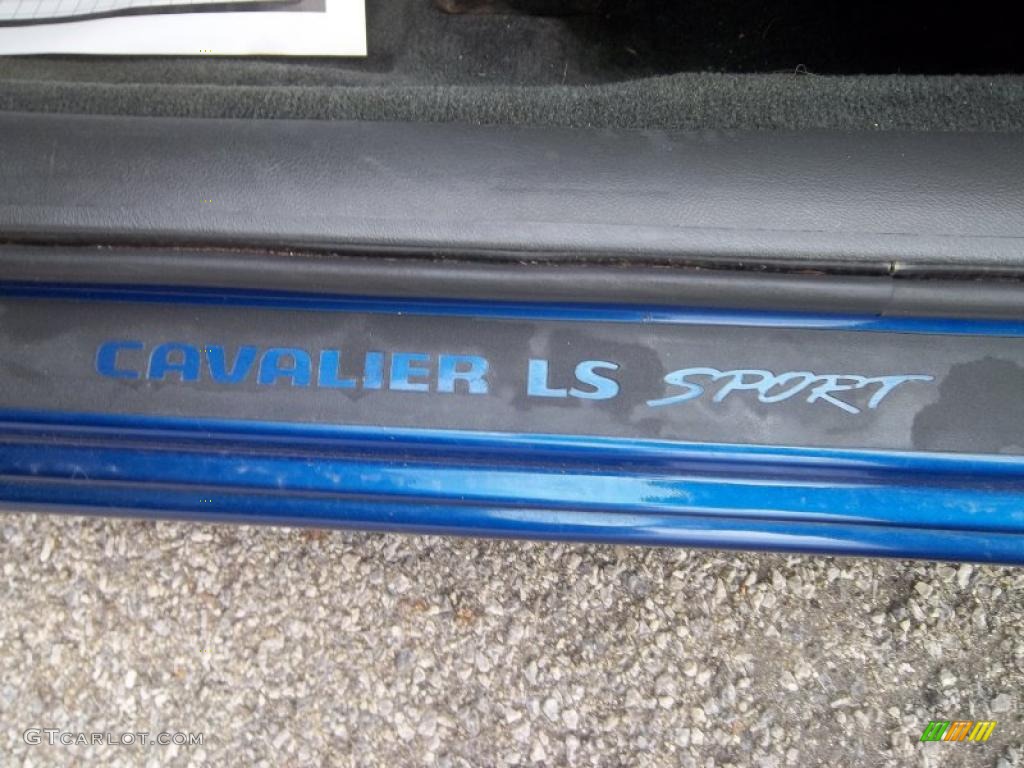 2004 Chevrolet Cavalier LS Sport Sedan Marks and Logos Photo #40360159