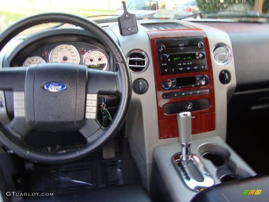 2006 F150 Lariat SuperCrew 4x4 - Oxford White / Black photo #16