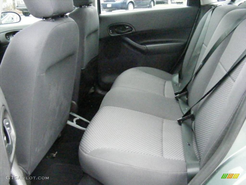 2005 Focus ZX5 SE Hatchback - Light Tundra Metallic / Dark Flint/Light Flint photo #11
