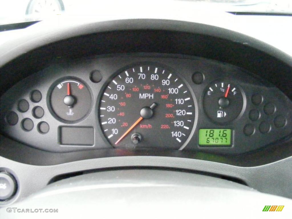 2005 Focus ZX5 SE Hatchback - Light Tundra Metallic / Dark Flint/Light Flint photo #17