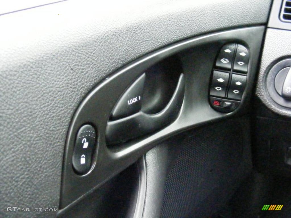 2005 Focus ZX5 SE Hatchback - Light Tundra Metallic / Dark Flint/Light Flint photo #23