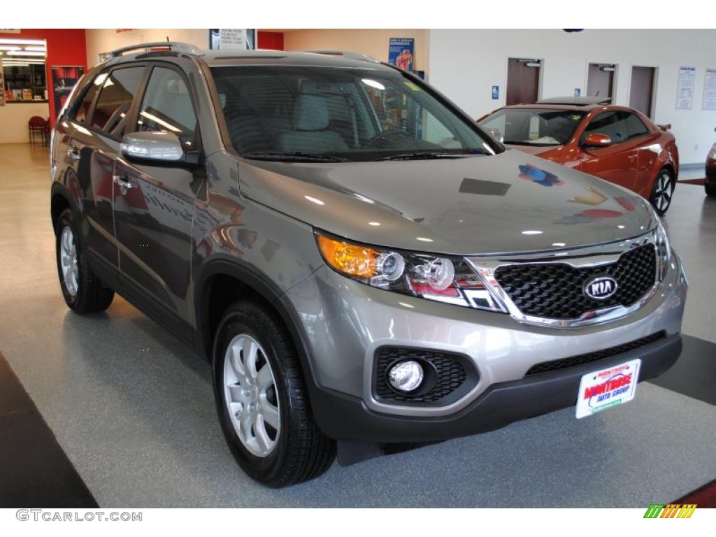 2011 Sorento LX - Titanium Silver / Gray photo #10