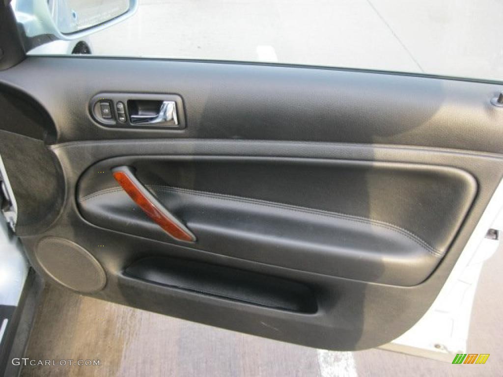 2003 Volkswagen Passat GLX Wagon Black Door Panel Photo #40371149