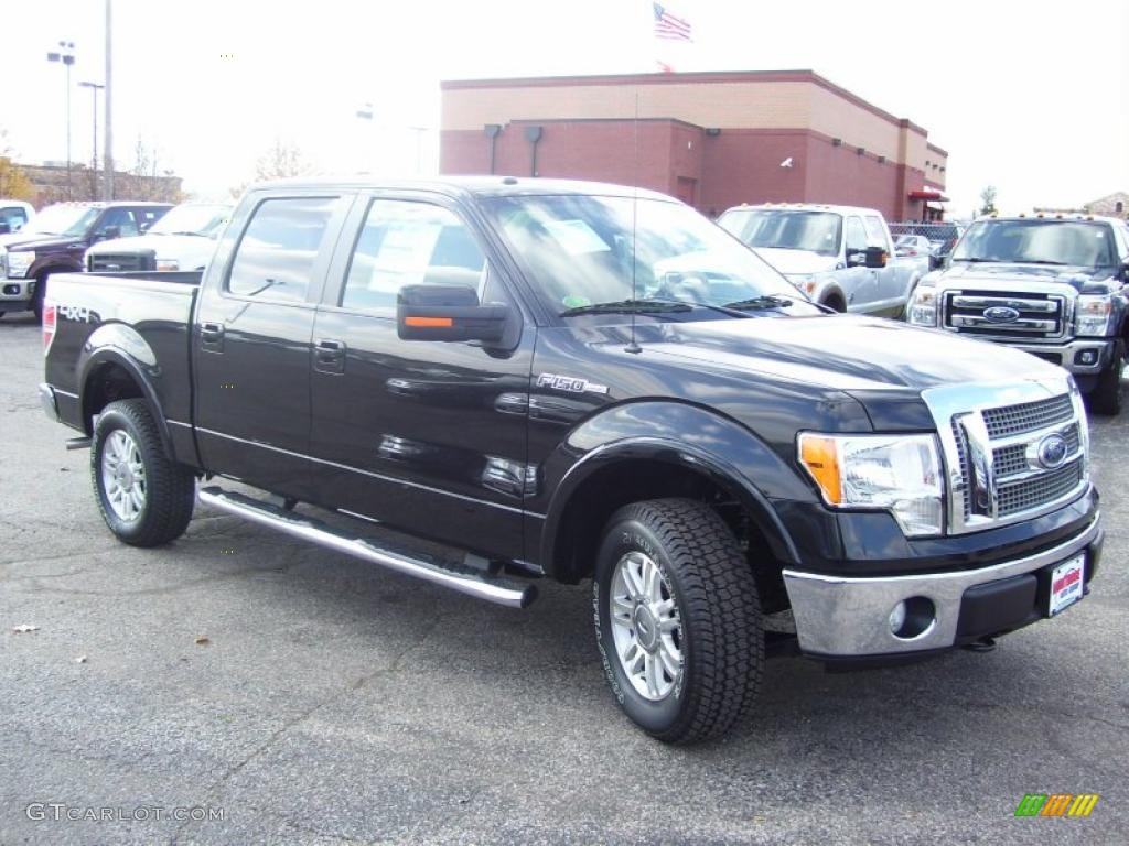 2010 F150 Lariat SuperCrew 4x4 - Tuxedo Black / Black photo #7