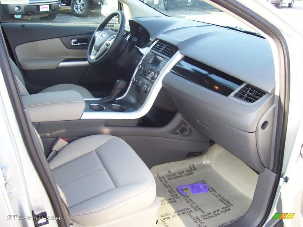 Medium Light Stone Interior 2011 Ford Edge SE Photo #40373217
