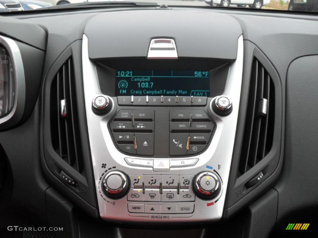 2011 Chevrolet Equinox LT Controls Photo #40379545