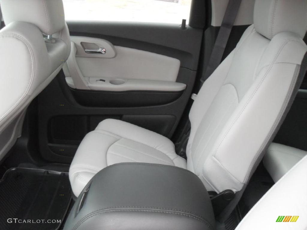 Dark Gray/Light Gray Interior 2011 Chevrolet Traverse LTZ Photo #40381261