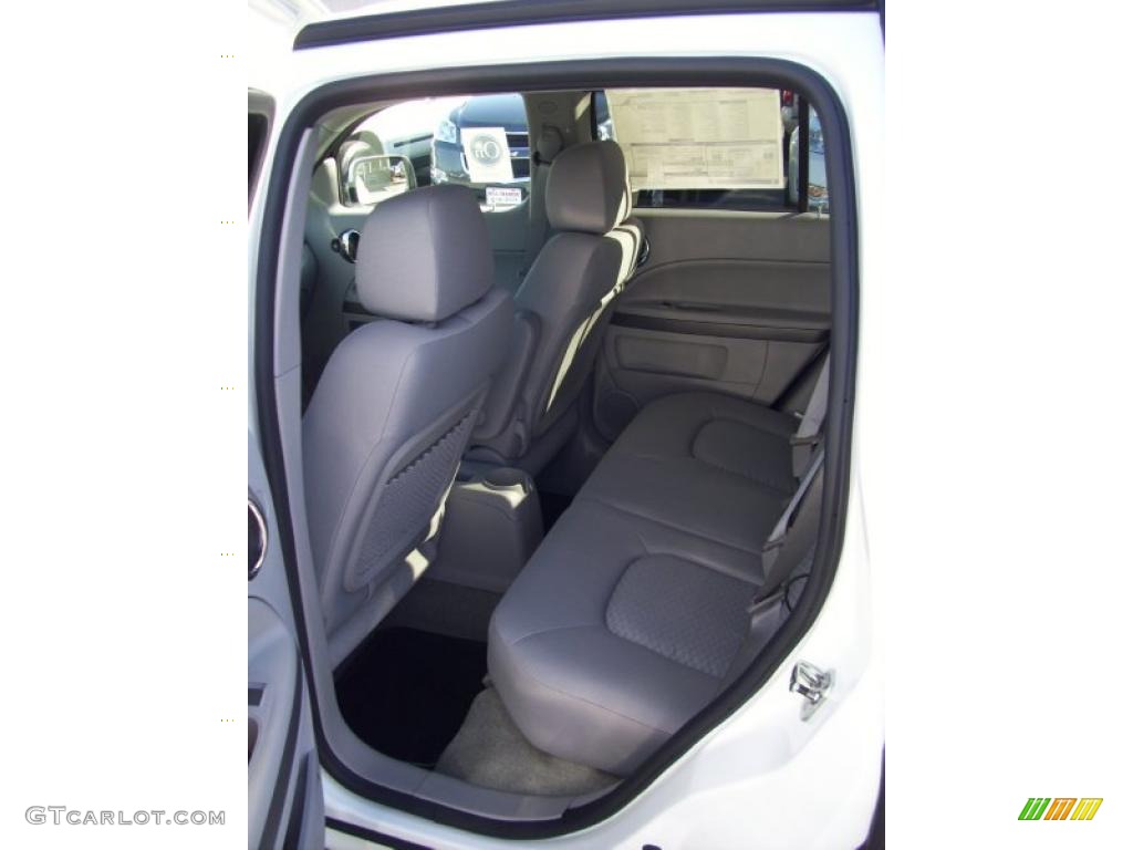 2011 HHR LT - Arctic Ice White / Gray photo #3