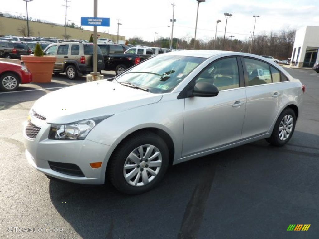 2011 Cruze LS - Silver Ice Metallic / Jet Black/Medium Titanium photo #3