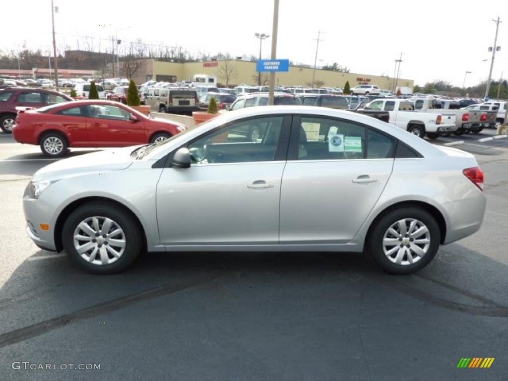 2011 Cruze LS - Silver Ice Metallic / Jet Black/Medium Titanium photo #4