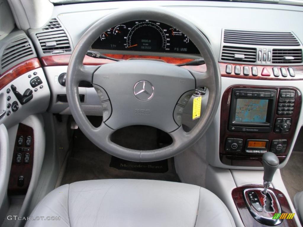 2001 Mercedes-Benz S 500 Sedan Controls Photo #40383793