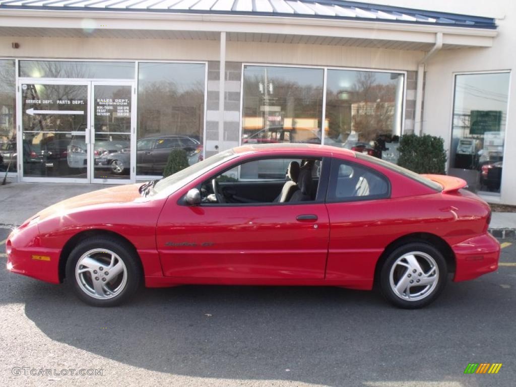 2002 Sunfire GT Coupe - Bright Red / Graphite photo #2