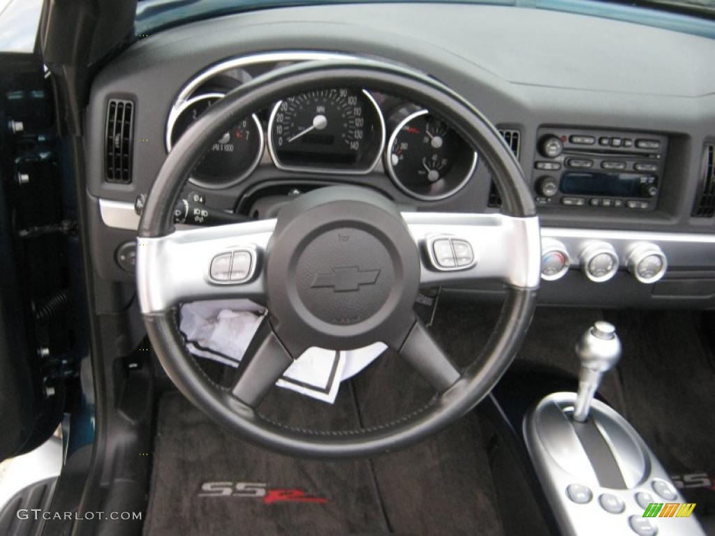 2005 Chevrolet SSR Standard SSR Model Ebony Black Steering Wheel Photo #40387417