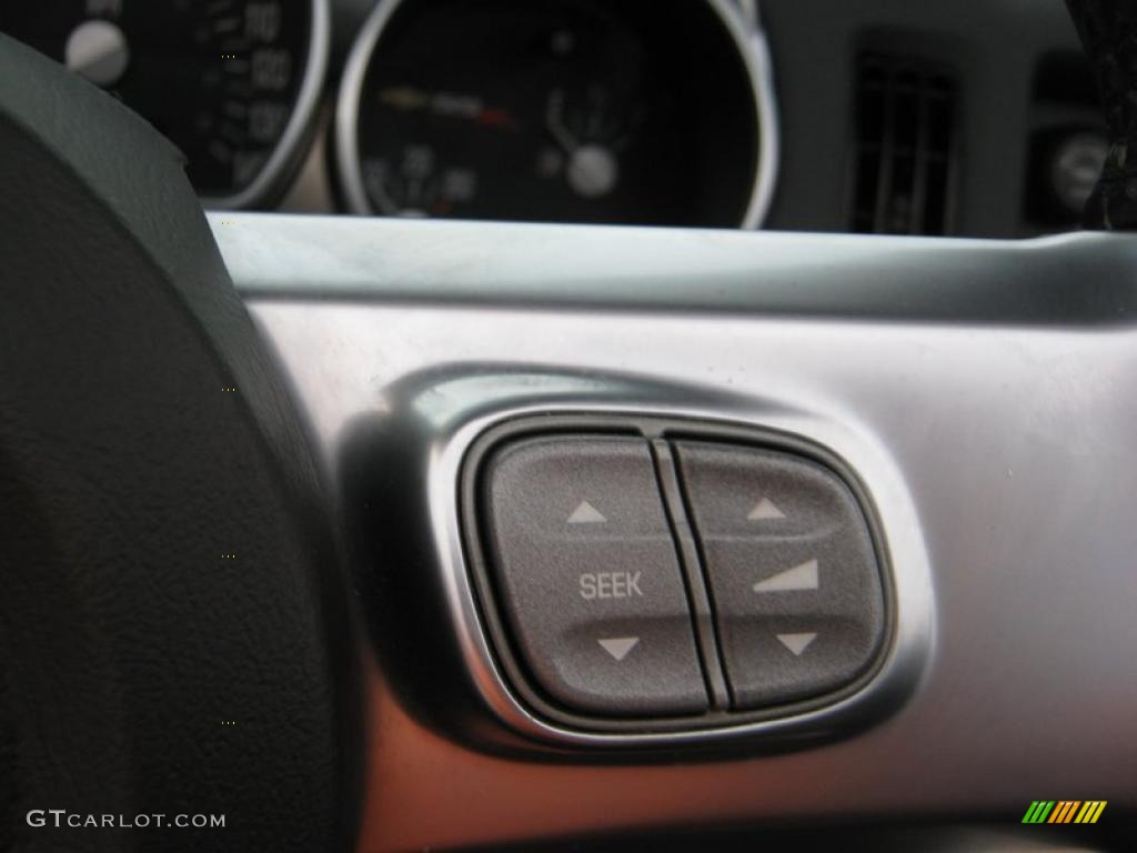 2005 Chevrolet SSR Standard SSR Model Controls Photo #40387445