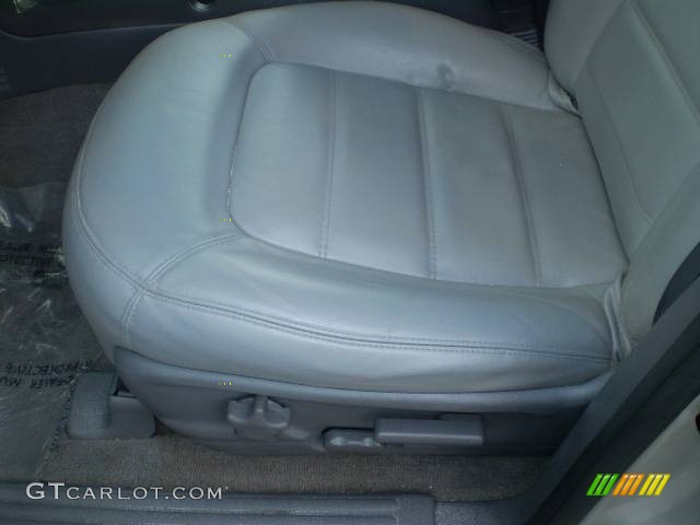 2004 Explorer XLT - Silver Birch Metallic / Graphite photo #20
