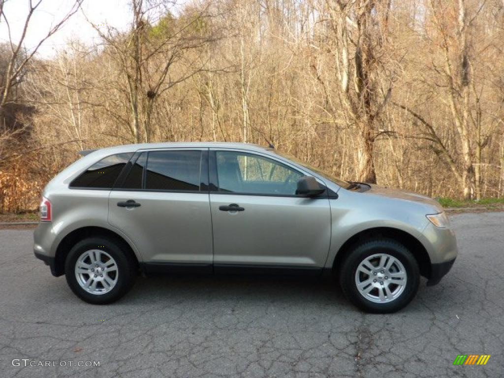 Vapor Silver Metallic Ford Edge