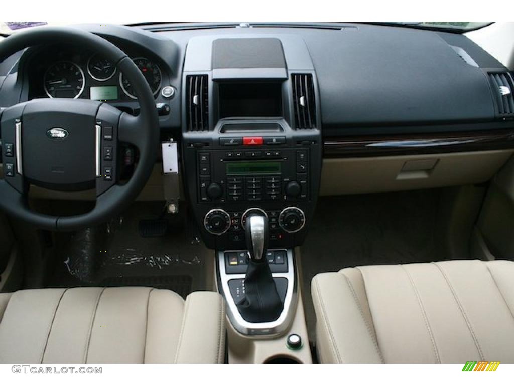 2011 Land Rover LR2 HSE Almond Dashboard Photo #40390633